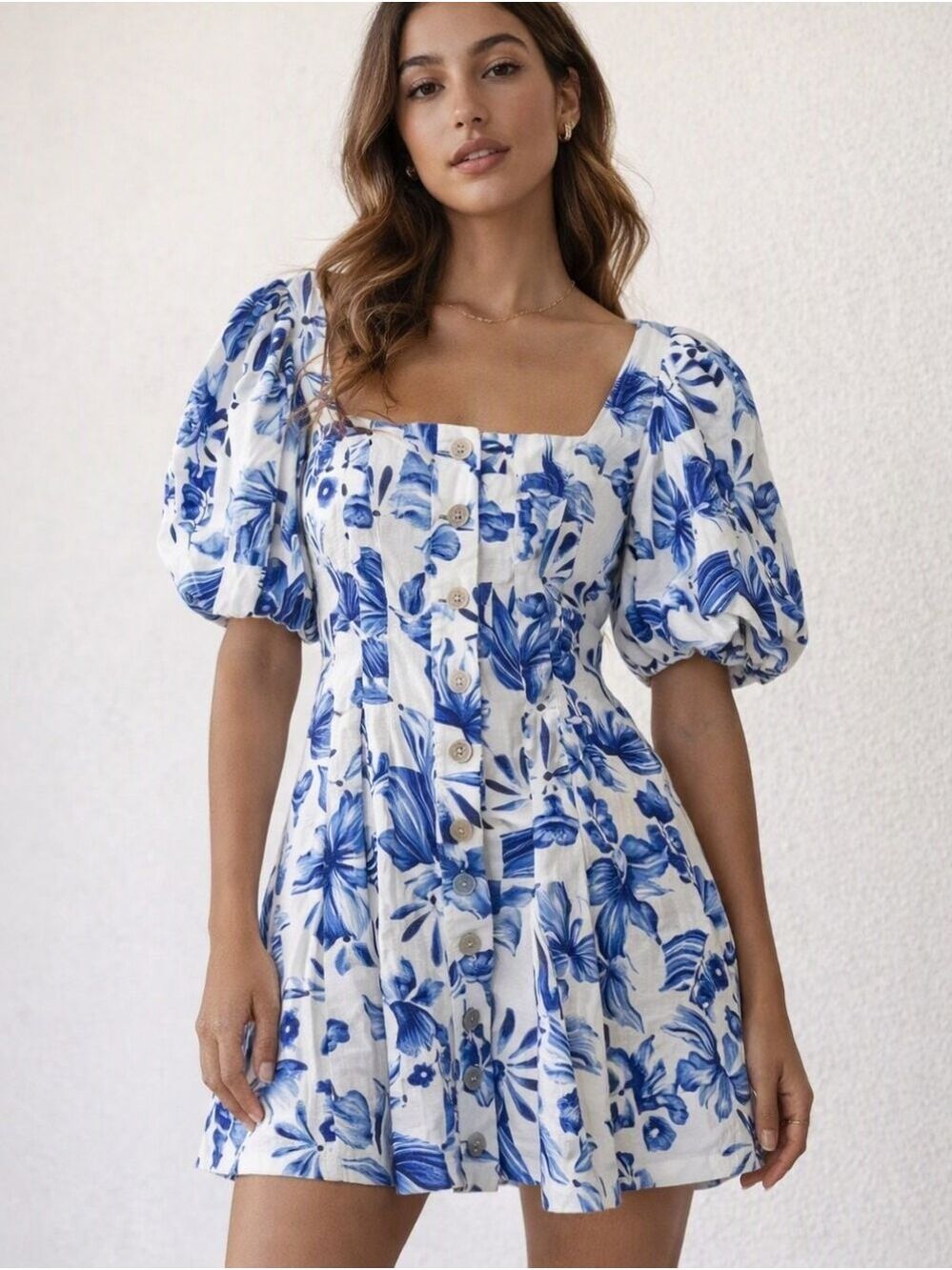 NWT House of Harlow 1960 Blue and White Floral Linen Blend Mini Dress. Size 2